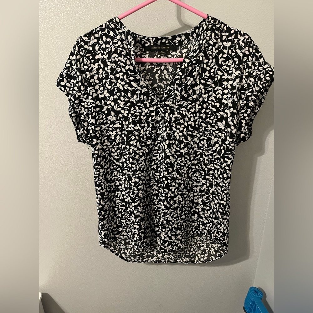 Cynthia Steffe Monochrome Leaf Print Blouse